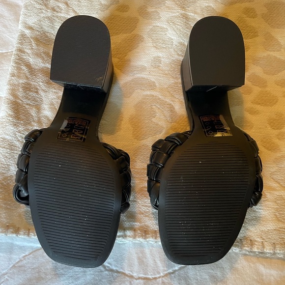 Black kitten heel - Picture 5 of 5